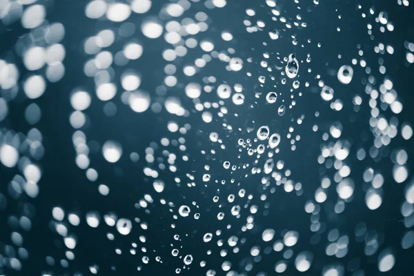 Vidrio Ventana Sucio Con Gotas Lluvia Fondo Azul Atmosférico Con — Foto de Stock