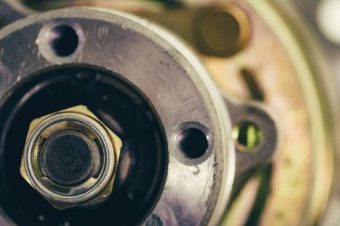 Somun lağalı şaft çubuk üzerinde. Vintage mekanizma. Retro cihaz.