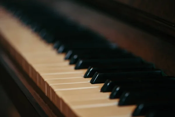 Llaves Viejo Piano Borroso Instrumento Musical Antiguo Con Caja Madera — Foto de Stock