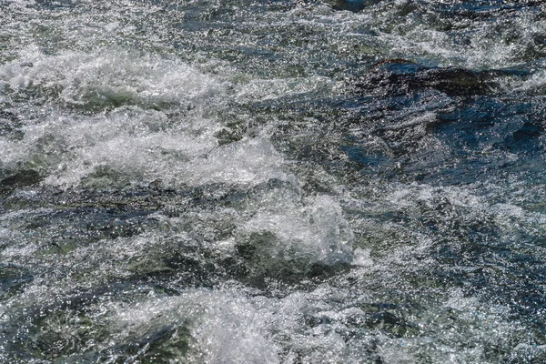 Naturlig Konsistens Skummad Vattenyta Forsar Floden Närbild Snabbt Flöde Mountain — Stockfoto