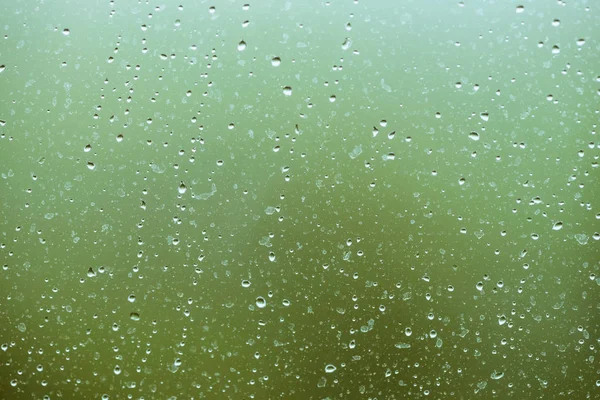 Verre Sale Avec Gouttes Pluie Gouttes Pluie Sur Fond Vert — Photo