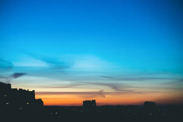 Paisaje Urbano Con Maravilloso Amanecer Vívido Varicolor Increíble Cielo Azul — Foto de Stock