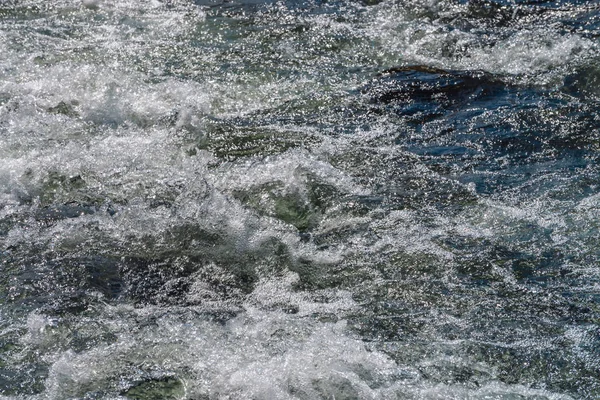 Naturlig Konsistens Skummad Vattenyta Forsar Floden Närbild Snabbt Flöde Mountain — Stockfoto