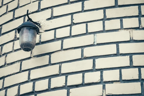 Retro Straat Lamp Witte Bakstenen Muur Van Gebouw Close Met — Stockfoto