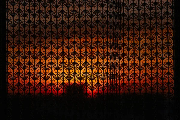 Wunderbare Lebendige Morgendämmerung Aus Dem Fenster Durch Gemusterten Vorhang Erstaunlich — Stockfoto