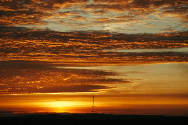 Céu Nascer Sol Silhuetas Estruturas — Fotografia de Stock