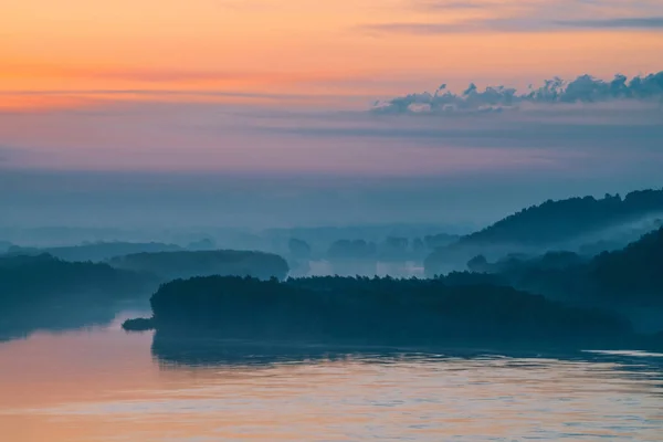 Morgendlicher Mystischer Dunst Über Dem Breiten Tal Des Flusses Goldglühen — Stockfoto