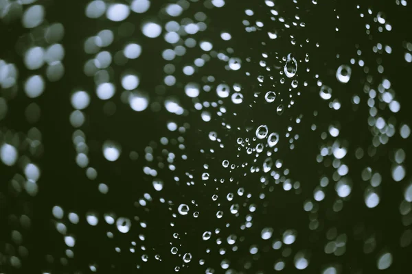 Vidro Janela Sujo Com Gotas Chuva Fundo Verde Atmosférico Com — Fotografia de Stock