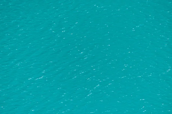 Блискуча Текстура Блакитної Поверхні Гірського Озера Мінімалістичний Фон Відображенням Чистій — стокове фото
