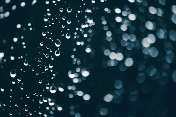 Vidrio Ventana Sucio Con Gotas Lluvia Fondo Azul Atmosférico Con — Foto de Stock