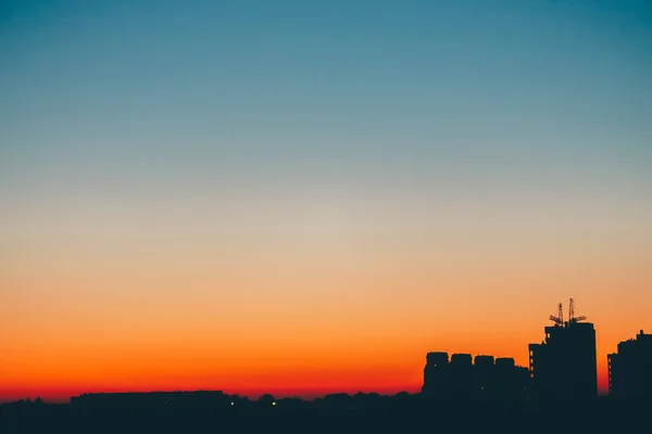 Paisaje Urbano Con Maravilloso Amanecer Vívido Varicolor Increíble Cielo Azul — Foto de Stock