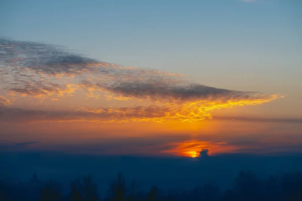 Cityscape Com Maravilhoso Amanhecer Fogo Varicolored Espaço Cópia — Fotografia de Stock