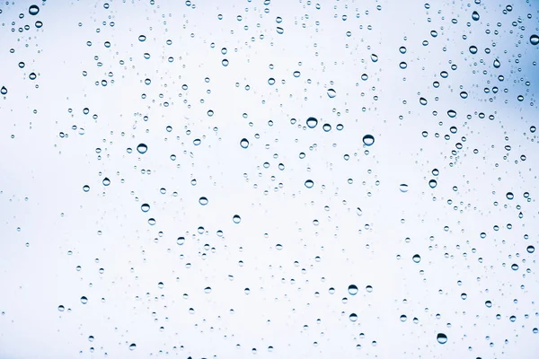 Vidro Janela Sujo Com Gotas Chuva Fundo Luz Azul Atmosférica — Fotografia de Stock