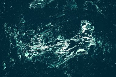 Klasik gök mavisi arka plan, turkuaz renkten kaba boyanmış duvar