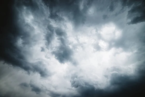 Nuvens Trovoada Pesadas Escuras Antes Chuva — Fotografia de Stock