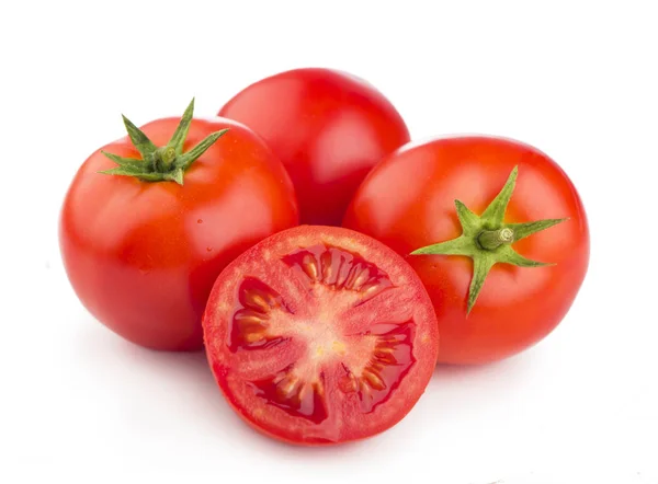 De rode tomaat geïsoleerd op witte achtergrond — Stockfoto