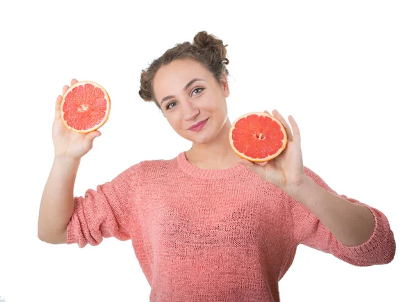 Junges Mädchen Mit Saftigen Und Gesunden Grapefruits Auf Weißem Hintergrund — Stockfoto