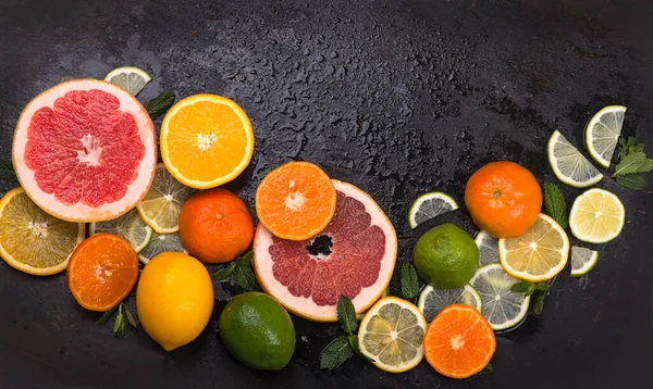 Citrus Geçmişi Taze Turunçgiller Limonlar Portakallar Limonlar Greyfurtlar Ahşap Arka — Stok fotoğraf