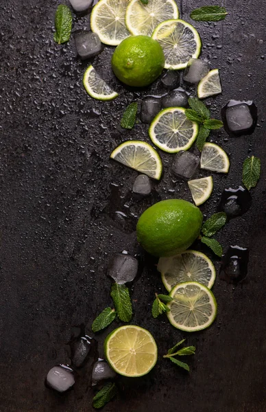 Fresh Mint Lime Ice Black Background Ingredient Mahito Top View — Stock Photo, Image