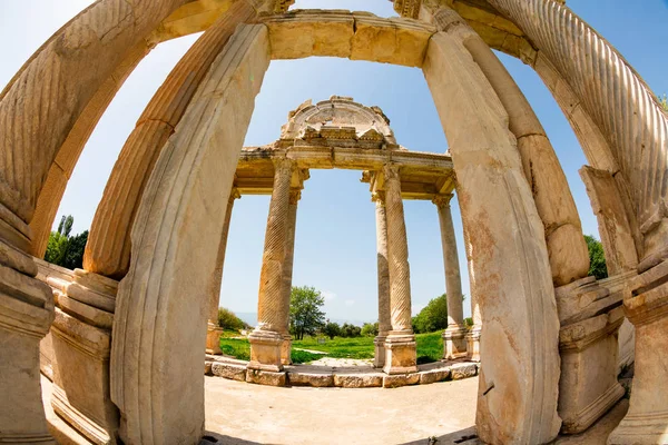 Tetrapylon Monumentális Kapuja Régészeti Lelőhely Helenistic Aphrodisias Város Nyugati Anatólia — Stock Fotó