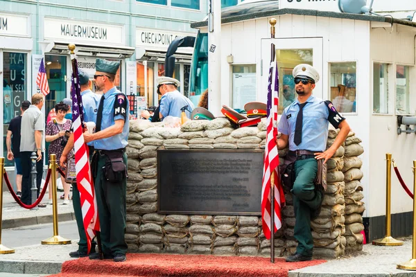 Berlin Duitsland Juni 2018 Checkpoint Charlie Werd Een Symbool Van — Stockfoto