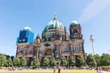 Berlin, Almanya - 6 Haziran 2018: Protestan Berlin Cathedral (Almanca: Berliner Dom) Mitte bölgesinde Müze Adası.
