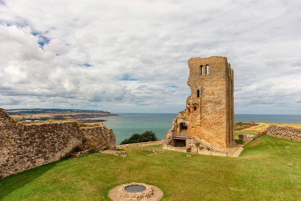 Drámai Szikla Oldalán Táj Scarborough Castle Észak Yorkshire Ben — Stock Fotó