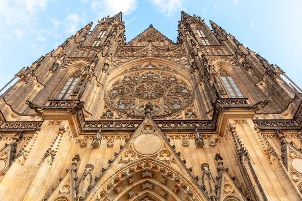 Vitus Cathedral Pragborgen Huvudentrén Tower Närbild — Stockfoto