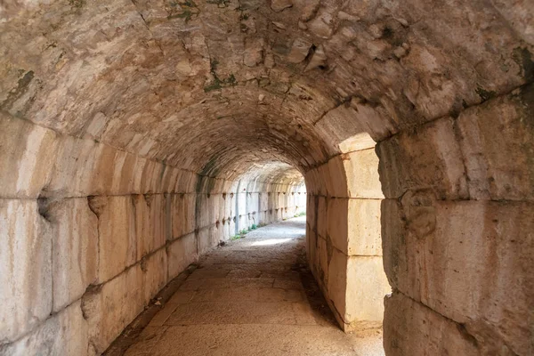 Ruiny Antického Divadla Milétu Aydinská Provincie Turecka Zobrazit Prostřednictvím Oblouky — Stock fotografie