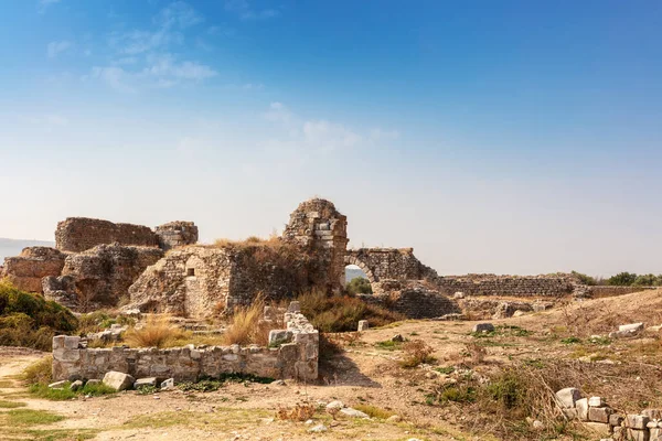 Ερείπια Της Αρχαίας Helenistic Πόλης Της Μιλήτου Βρίσκεται Κοντά Σύγχρονο — Φωτογραφία Αρχείου