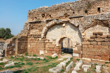 Modern köy Balat Aydn ilinde yakınında bulunan antik helenistic Milet şehir kalıntıları. Roma Hamamı, Calidaium.