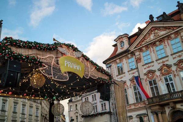 Feestelijke Kerstmarkt Het Oude Stadsplein Praag Tsjechië — Stockfoto