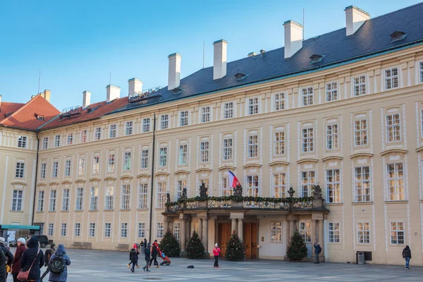 Prague Tsjechië December 2018 Elegante Gebouwen Tweede Binnenplaats Van Het — Stockfoto