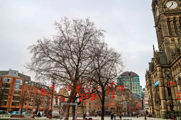 Manchester England Februari 2019 Röda Lyktor Dekorationer Manchesters Albert Square — Stockfoto