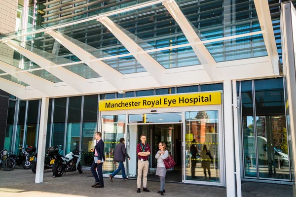 曼彻斯特 2018年10月9日 曼彻斯特皇家眼科医院是一家大型教学医院的一部分 与曼彻斯特大学关系密切 — 图库照片