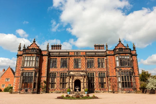 English stately home and gardens — Stock Photo, Image