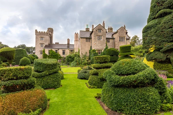 Casa Medieval Parque Levens Hall Cumblria Reino Unido Com Jardim — Fotografia de Stock