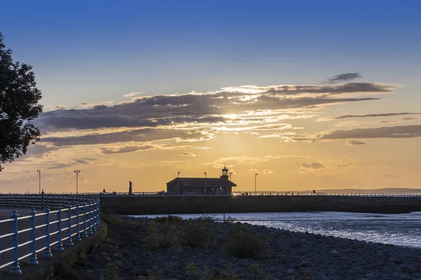 Stone Skelesi Sonunda Deniz Feneri Ile Morecambe Bay Turuncu Gün — Stok fotoğraf