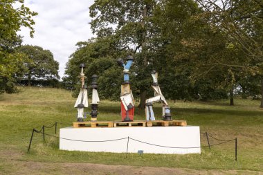 Wakefield, Yorkshire, Uk - 18 Eylül 2019: Damien Hirst heykel kolajı 