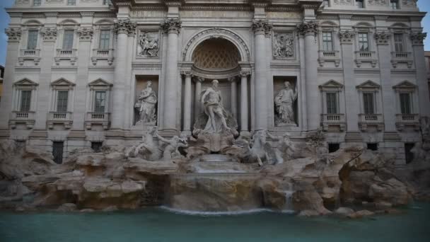 Blick Auf Den Berühmten Trevi Brunnen Rom Bei Nacht Und — Stockvideo