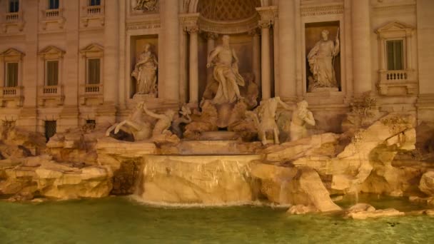 Blick Auf Den Berühmten Trevi Brunnen Rom Bei Nacht Und — Stockvideo