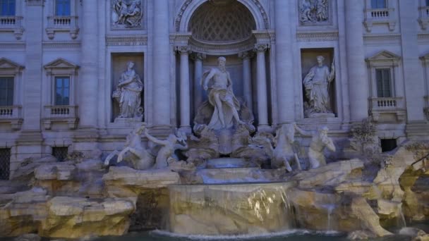 Blick Auf Den Berühmten Trevi Brunnen Rom Bei Nacht Und — Stockvideo