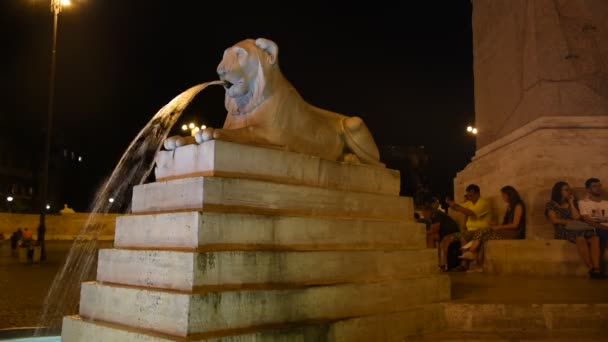 Κρήνη Των Λιονταριών Στην Πλατεία Peapole Στην Ρώμη — Αρχείο Βίντεο