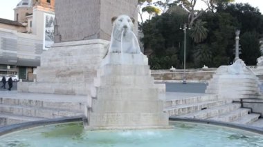 Halk Meydanı ve aslanlar Roma doğal görünümü frome içinde Pincio kare.