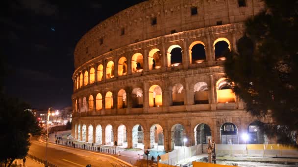 Uno Scorcio Del Colosseo Notte Roma Illuminato Luce Artificiale — Video Stock