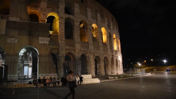Visión Del Coliseo Noche Roma Iluminado Por Luz Artificial — Vídeo de stock