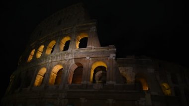 Gece, Kolezyum Roma suni bir ışıkla aydınlatılmış bakış