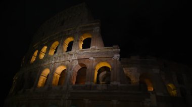 Gece, Kolezyum Roma suni bir ışıkla aydınlatılmış bakış