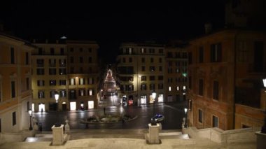 Roma Trinit dei Monti Kilisesi, İspanyol Merdivenleri ve İspanya kare gerçek zamanlı sabahın erken saatlerinde video