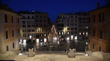 Roma Trinit dei Monti Kilisesi, İspanyol Merdivenleri ve İspanya kare gerçek zamanlı sabahın erken saatlerinde video